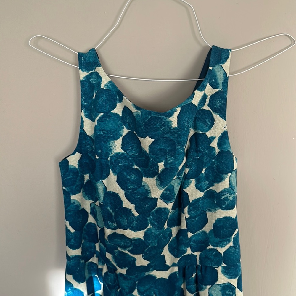Anthropologie size 6 mid length shift dress